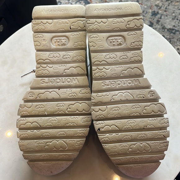 Wonders Tennis Shoes - Picture 3 of 5